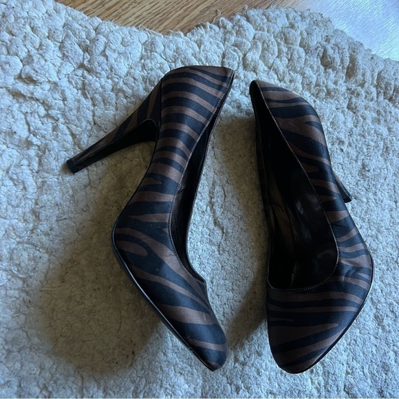 Jessica Simpson Brenda2 Satin Brown Black Zebra Almond Toe Heels Pumps Size 9 - Picture 3 of 11